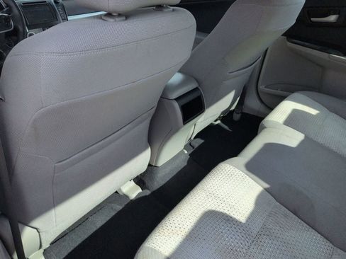 Used 2014 Toyota Camry LE image 13