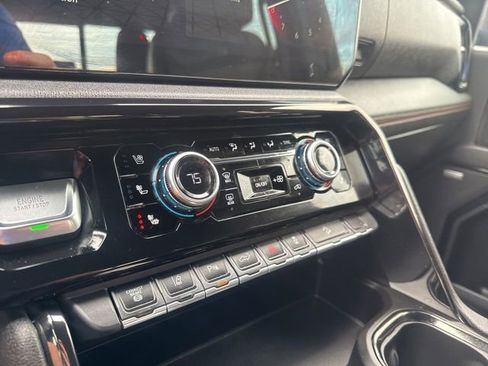 Used 2024 GMC Sierra 2500 AT4 w/ AT4 Premium Plus Package image 5