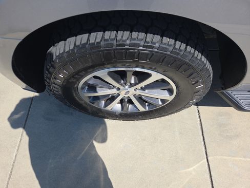 Used 2021 Ford Expedition XLT AWD/4WD image 9