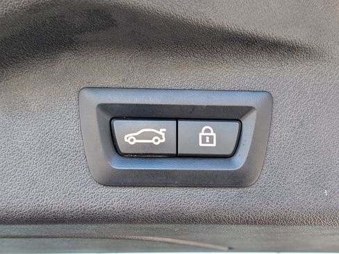 Used 2023 BMW X7 xDrive40i w/ Executive Package image 39