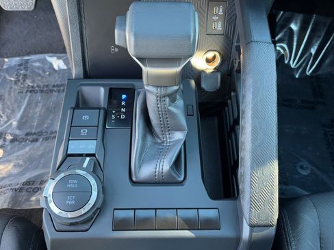 Certified 2025 Toyota Tacoma SR5 image 29