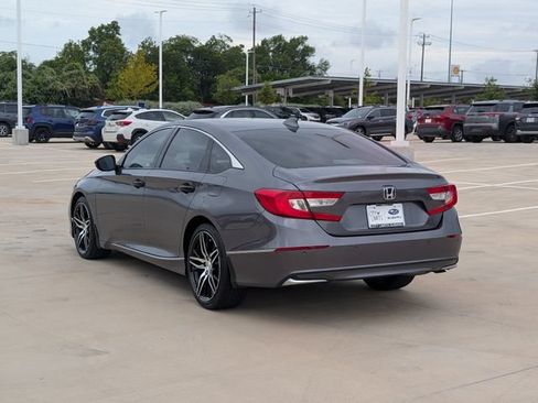 Used 2021 Honda Accord Touring image 4