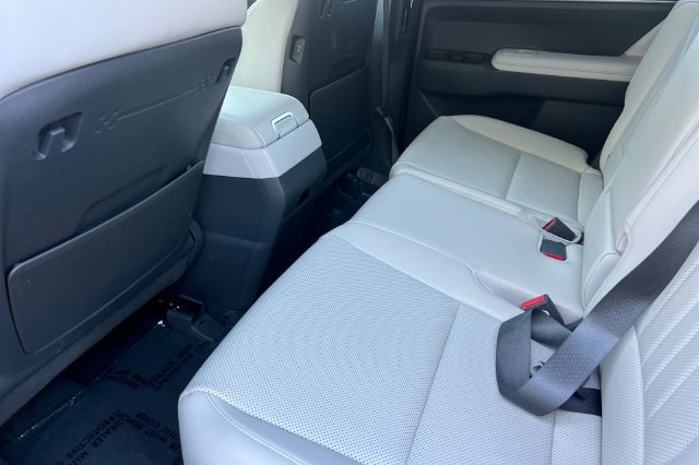 Used 2025 Hyundai Santa Fe SEL AWD/4WD image 13
