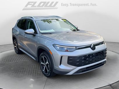 New 2025 Volkswagen Tiguan SE