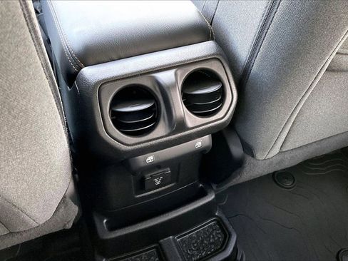 Used 2024 Jeep Wrangler Unlimited Sahara image 16