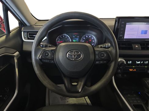 Used 2021 Toyota RAV4 XLE AWD/4WD image 18