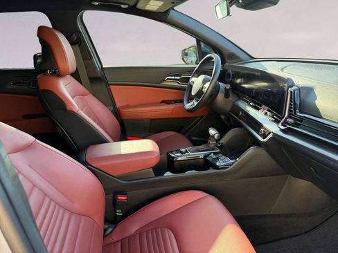 Used 2025 Kia Sportage SX image 15