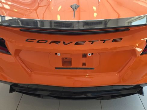 Used 2023 Chevrolet Corvette Stingray Premium Conv w/ Z51 Performance Package RWD image 8
