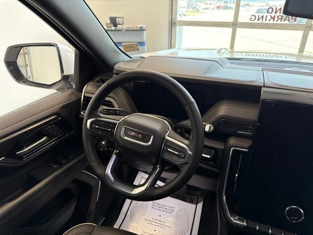 Used 2025 GMC Yukon Elevation w/ LPO, Elevation Black Package AWD/4WD image 32