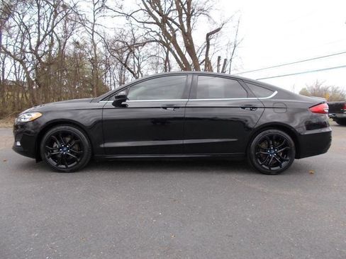 Used 2019 Ford Fusion SE w/ Equipment Group 151A image 2