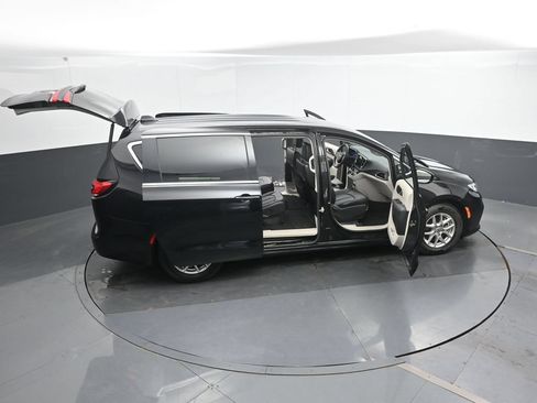 Used 2024 Chrysler Pacifica Touring-L FWD image 49
