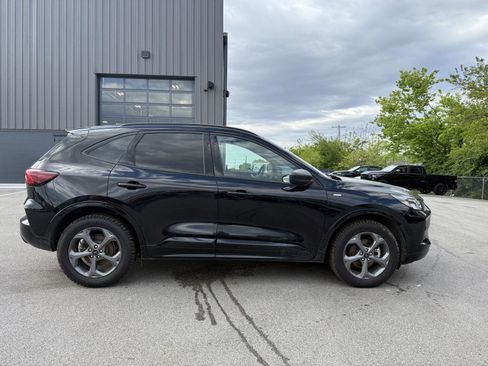 Used 2023 Ford Escape ST-Line AWD/4WD image 2