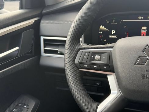 New 2026 Mitsubishi Outlander SE AWD/4WD image 10
