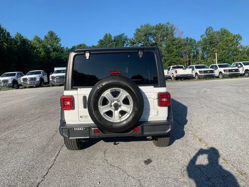 Used 2022 Jeep Wrangler Unlimited Sport AWD/4WD image 7