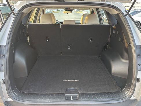 Used 2025 Hyundai Tucson SE FWD image 31