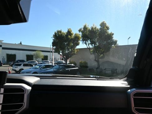 Used 2022 Toyota Tundra Platinum image 64