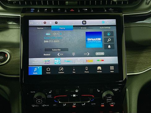 Used 2022 Jeep Grand Cherokee Limited 4xe w/ MOPAR Finishing Package image 21