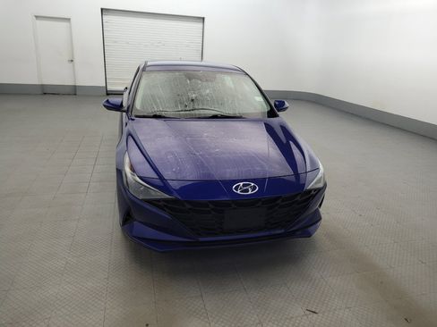 Used 2021 Hyundai Elantra SE FWD image 14