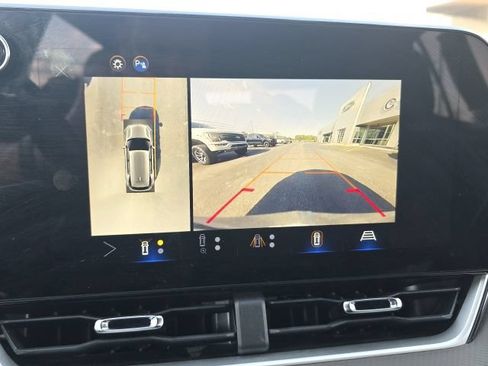 Used 2025 Chevrolet Equinox LT w/ Convenience Package II AWD/4WD image 18