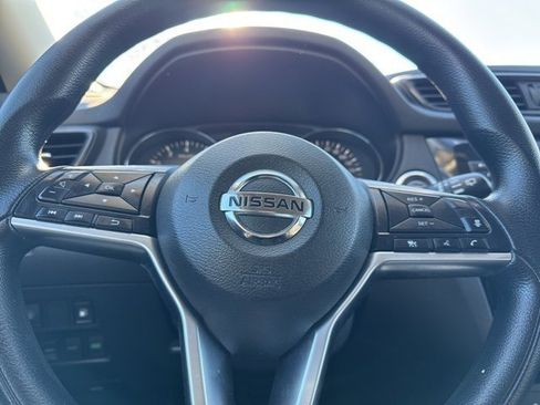 Used 2020 Nissan Rogue SV image 10