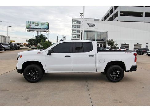 Used 2025 Chevrolet Silverado 1500 LT Trail Boss w/ LT Trail Boss Premium Package AWD/4WD image 3