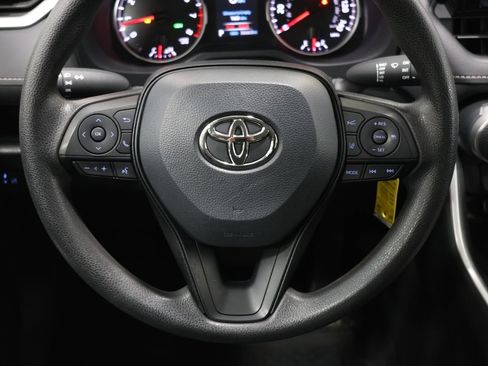 Used 2022 Toyota RAV4 LE AWD/4WD image 17