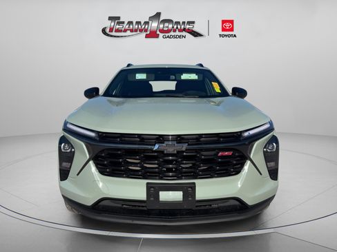 Used 2024 Chevrolet Trax RS w/ Driver Confidence Package image 2
