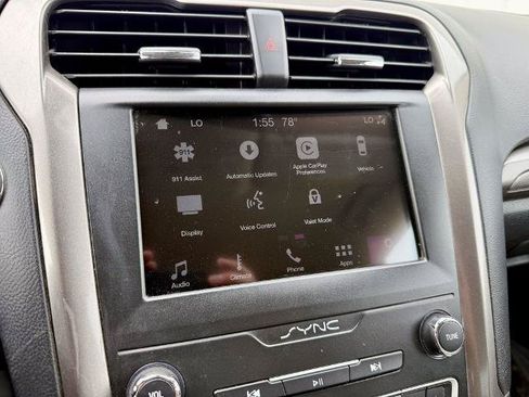 Certified 2019 Ford Fusion SE w/ Equipment Group 151A FWD image 23