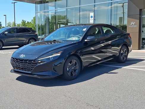Used 2023 Hyundai Elantra SEL FWD image 3