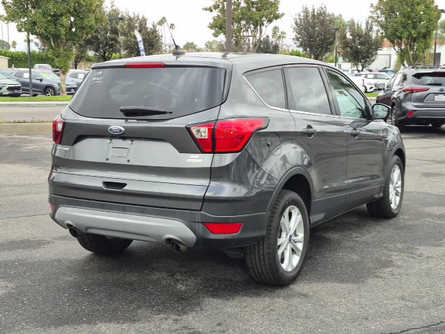 Used 2019 Ford Escape SE FWD image 5