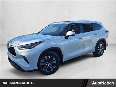 Used 2023 Toyota Highlander XLE