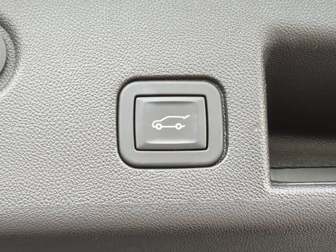 Used 2024 Chevrolet Equinox LT FWD image 10