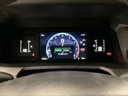 Used 2025 Toyota Tacoma SR5 AWD/4WD image 28