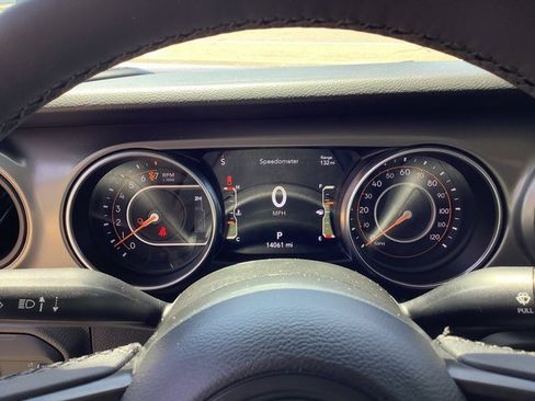 Used 2023 Jeep Gladiator Willys image 14