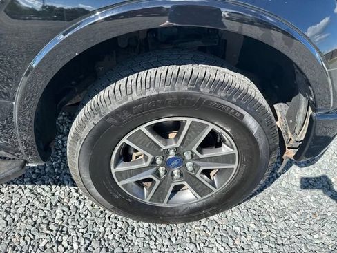 Used 2017 Ford F150 XLT w/ Equipment Group 302A Luxury AWD/4WD image 9