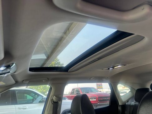Certified 2023 Kia Seltos SX w/ SX Sunroof Package AWD/4WD image 8