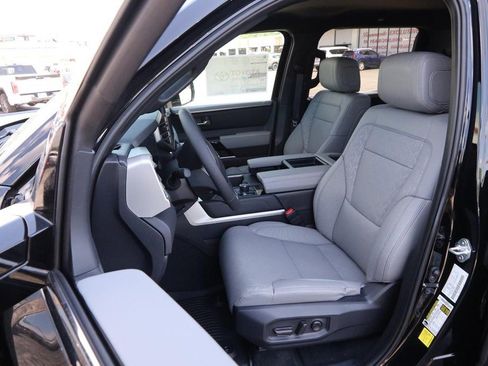 New 2025 Toyota Tundra Limited image 8