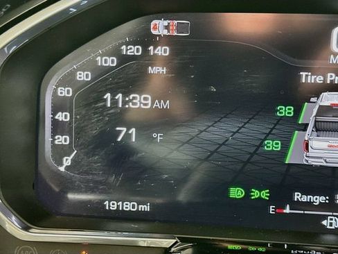 Used 2026 GMC Sierra 1500 SLT AWD/4WD image 15