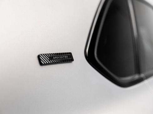 Used 2025 Bentley Bentayga image 14