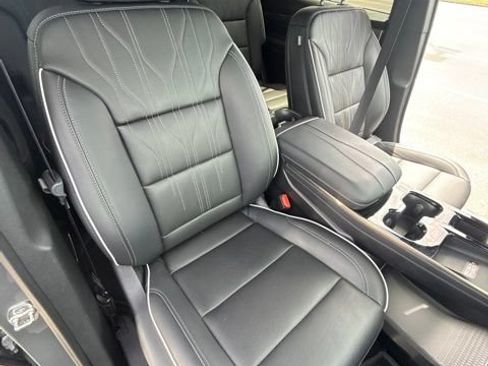 Used 2025 Buick Enclave Avenir w/ Super Cruise Package AWD/4WD image 38
