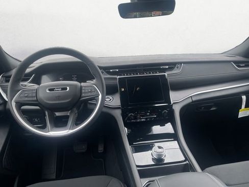 New 2025 Jeep Grand Cherokee L Laredo w/ Luxury Tech Group I image 10