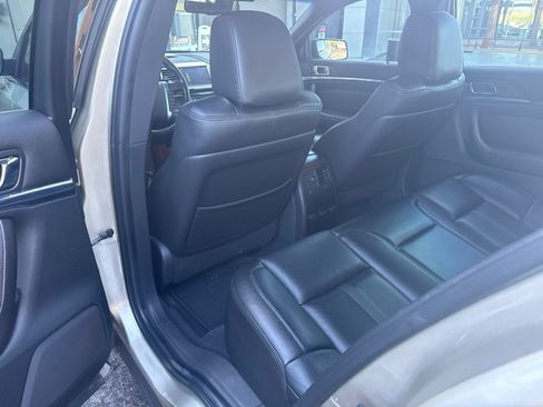 Used 2010 Lincoln MKS AWD image 16