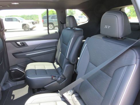 New 2026 Buick Enclave Sport Touring w/ Super Cruise Package AWD/4WD image 14