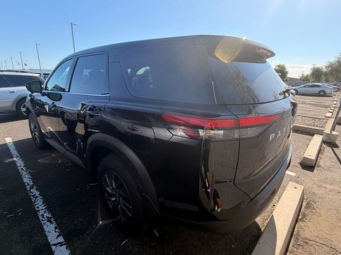 Used 2025 Nissan Pathfinder S FWD image 6
