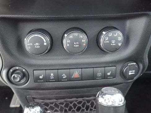 Certified 2017 Jeep Wrangler Unlimited Sahara w/ Connectivity Group AWD/4WD image 26