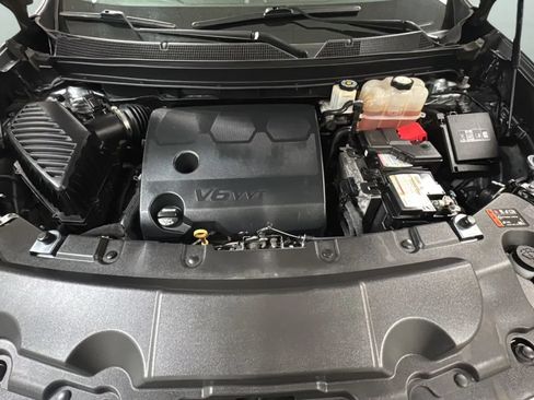 Used 2021 Chevrolet Traverse LS AWD/4WD image 21