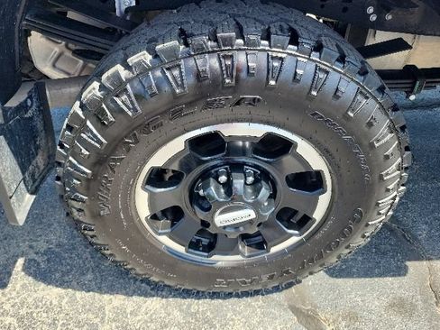 Used 2026 Ford F250 Lariat w/ Tremor Off-Road Package AWD/4WD image 21