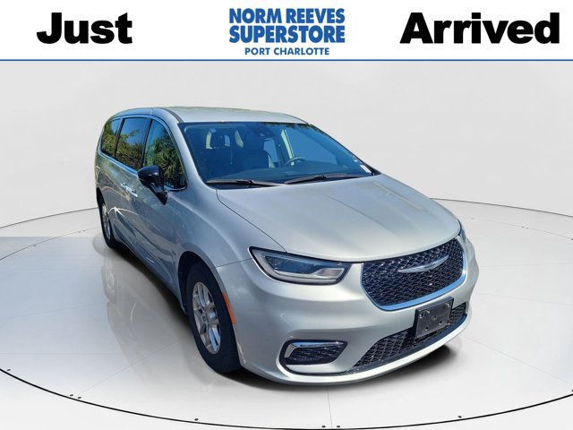 Used 2024 Chrysler Pacifica Touring-L FWD image 1