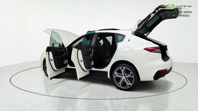 Used 2023 Maserati Levante Modena AWD/4WD image 16