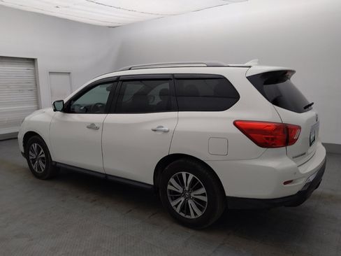 Used 2020 Nissan Pathfinder SL image 3